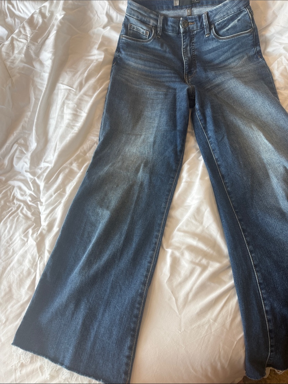 Kut from the Kloth Meg Fab Ab Wide-Leg Jeans - 28” inseam - Picture 7 of 9